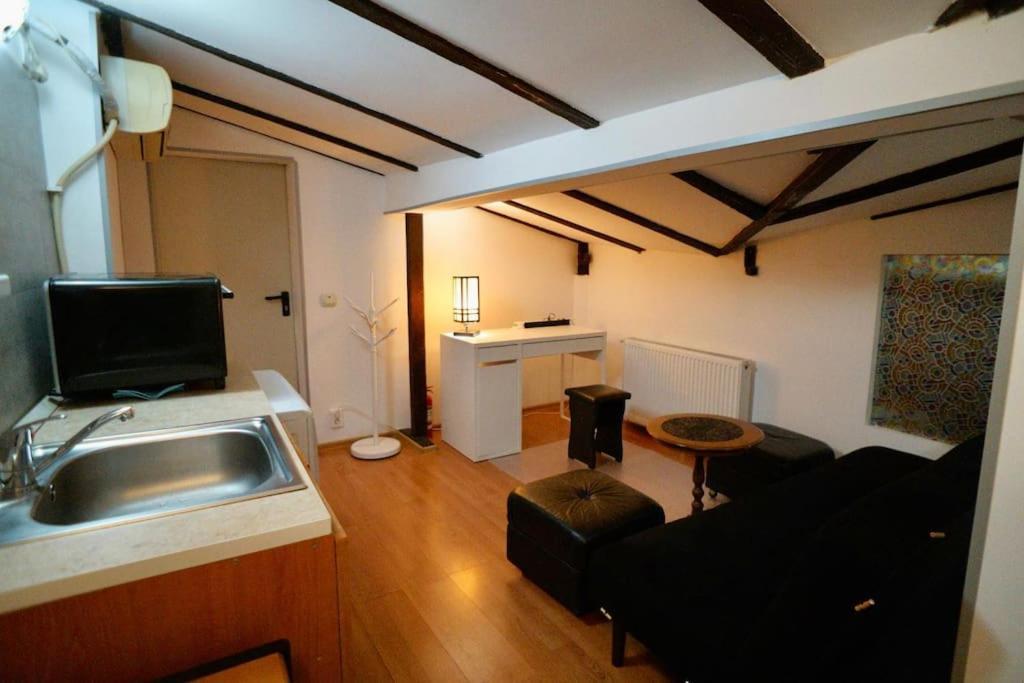 2-Room Cozy Retreat Near City Center Bucureşti Exterior foto